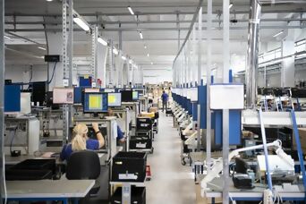 Production durable et normes de qualité les plus élevées pour des solutions d’éclairage durables.